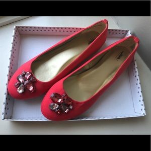 NWOT: Coral flats with jewel details